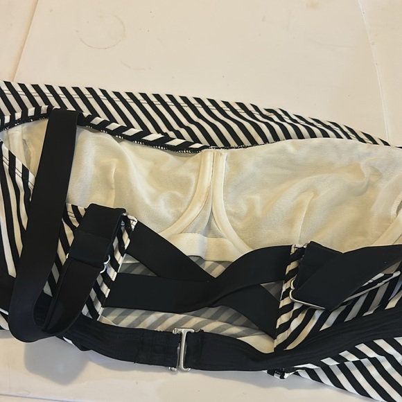 ATHLETA Black & White Striped Women's Swimsuit Underwire Bra Tankini Top‎ 38 B/C - Picture 11 of 14